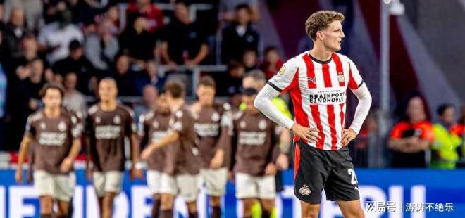 站隆重开幕 站隆重开幕